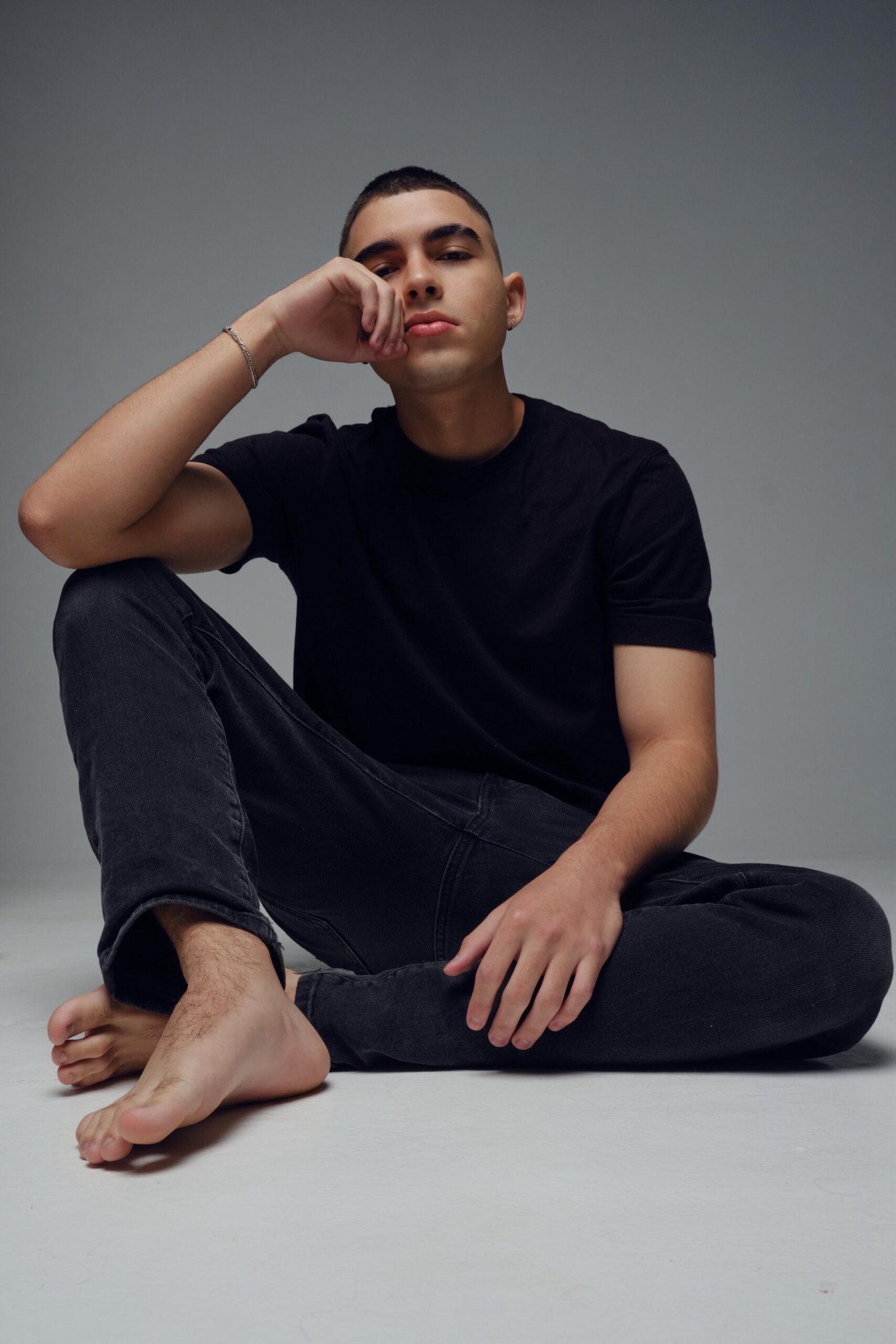 CHRISTOPHER MO