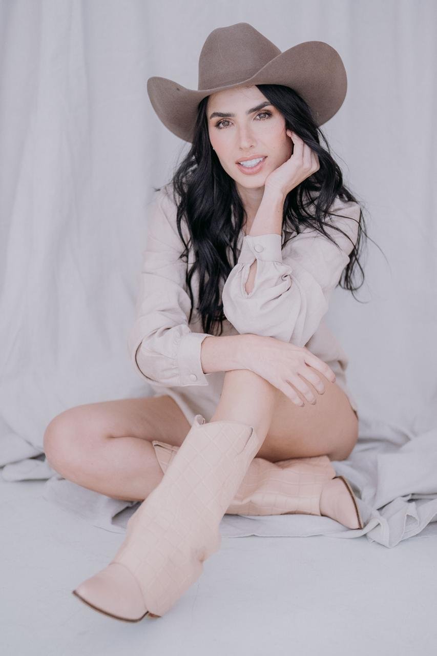 ALEJANDRA IS